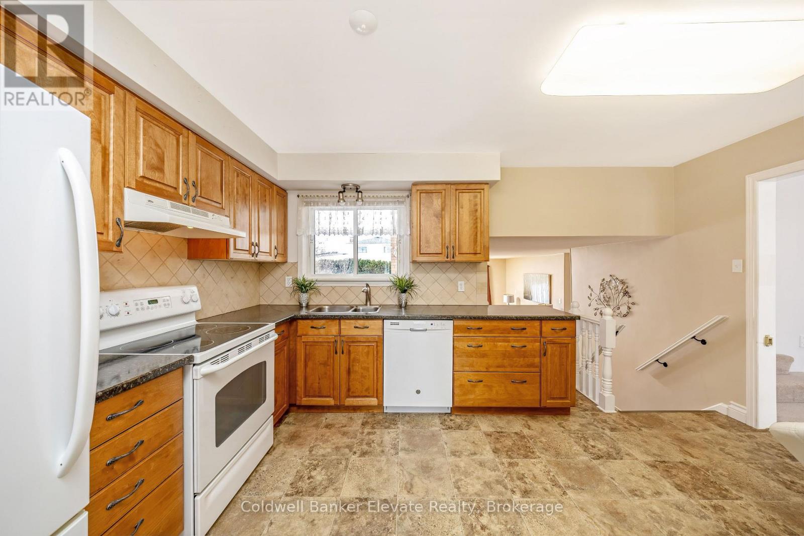 234 Delrex Boulevard, Halton Hills, Ontario  L7G 4E9 - Photo 17 - W12916238