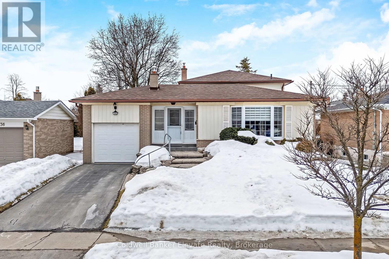 234 Delrex Boulevard, Halton Hills, Ontario  L7G 4E9 - Photo 3 - W12916238