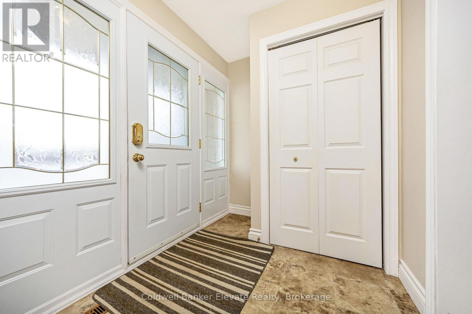 234 Delrex Boulevard, Halton Hills, Ontario  L7G 4E9 - Photo 6 - W12916238