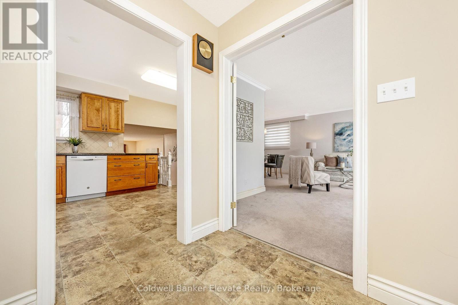 234 Delrex Boulevard, Halton Hills, Ontario  L7G 4E9 - Photo 7 - W12916238