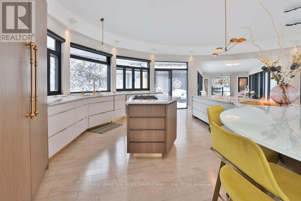 1352 Nocturne Court, Mississauga, Ontario  L5H 2L8 - Photo 9 - W12916280