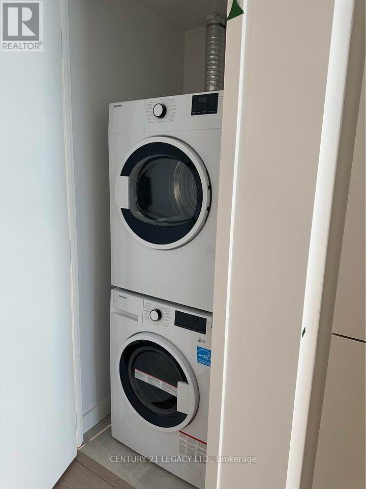 2506 - 448 Burnhamthorpe Road, Mississauga, Ontario  L5B 4M6 - Photo 9 - W12916386