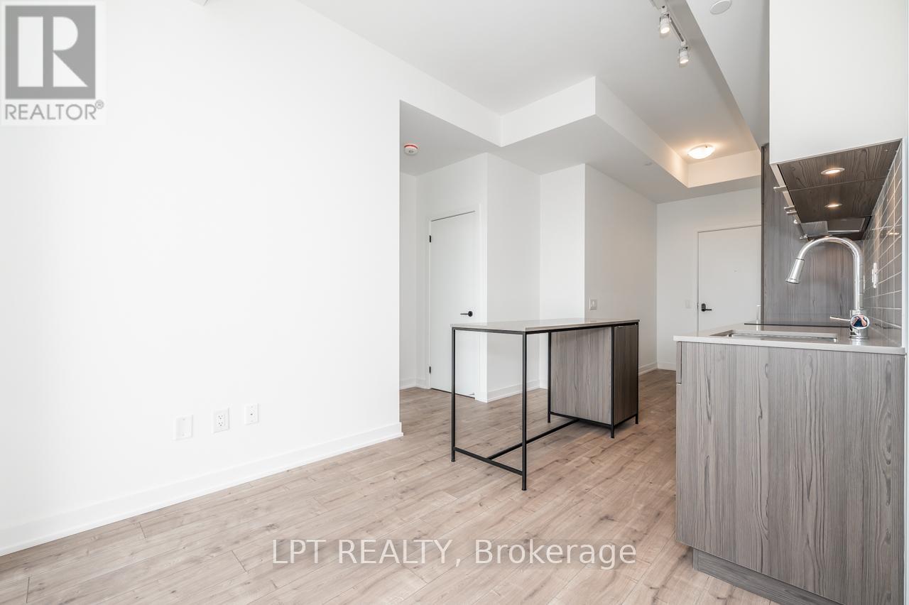 517 - 220 Missinnihe Way, Mississauga, Ontario L5H 0A7 - Photo 9 - W12916398