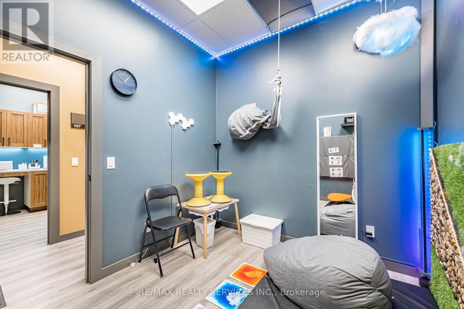 3 - 5006 South Service Road, Burlington, Ontario  L7L 5Y7 - Photo 23 - W12916402