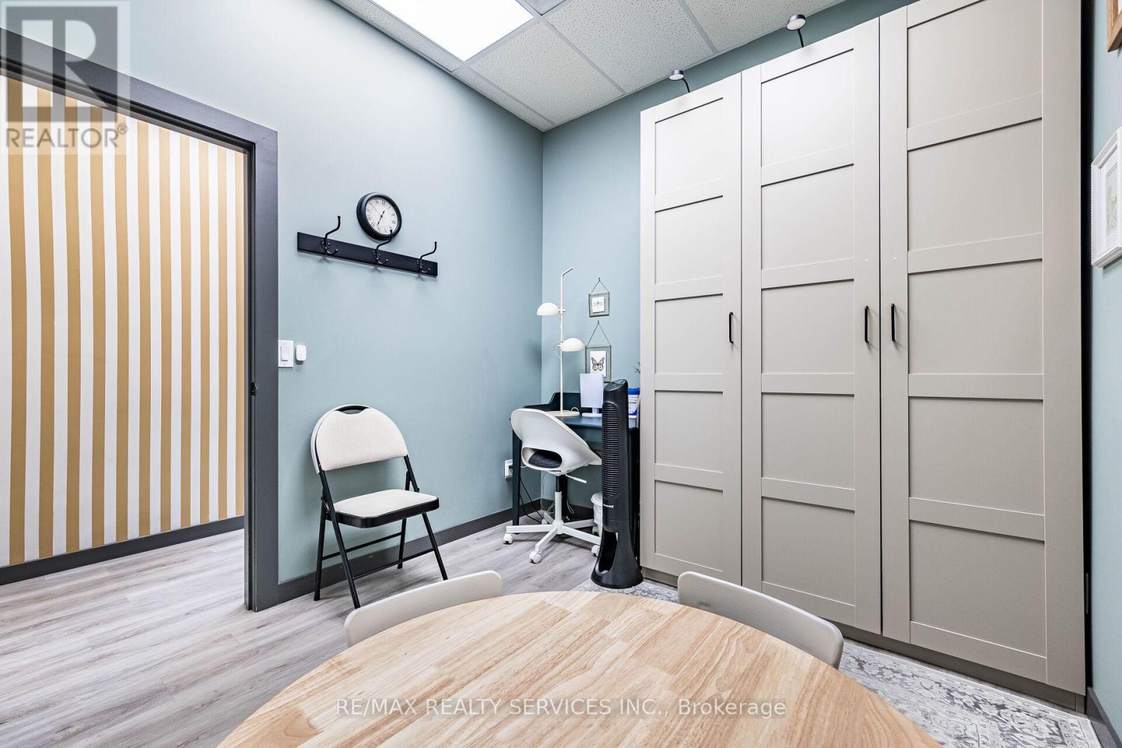 3 - 5006 South Service Road, Burlington, Ontario  L7L 5Y7 - Photo 8 - W12916402