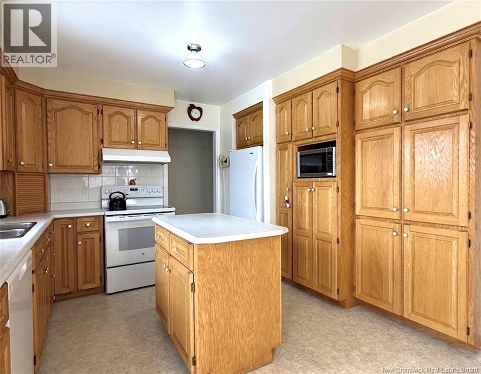 1261 Whelton, Bathurst, New Brunswick  E2A 3S8 - Photo 6 - NB135715