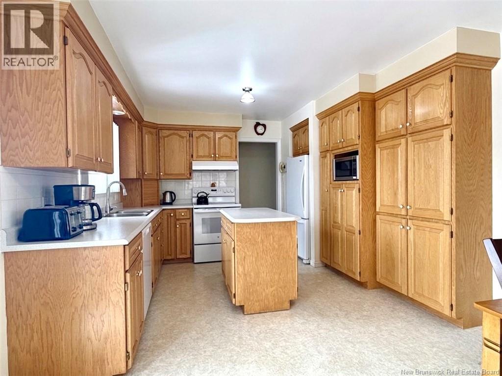 1261 Whelton, Bathurst, New Brunswick  E2A 3S8 - Photo 5 - NB135715