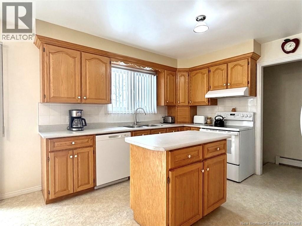 1261 Whelton, Bathurst, New Brunswick  E2A 3S8 - Photo 4 - NB135715