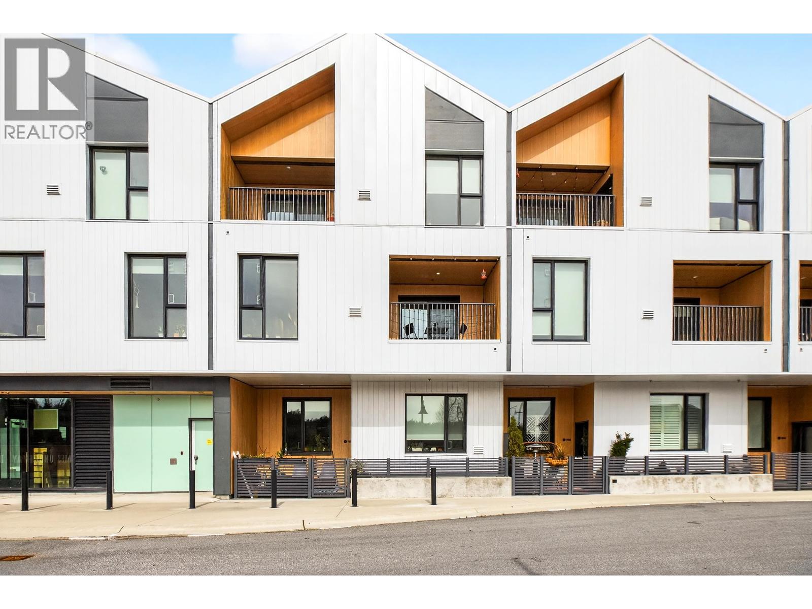 206 251 Boundary Bay Road, Tsawwassen, British Columbia  V4L 0B6 - Photo 2 - R3103043