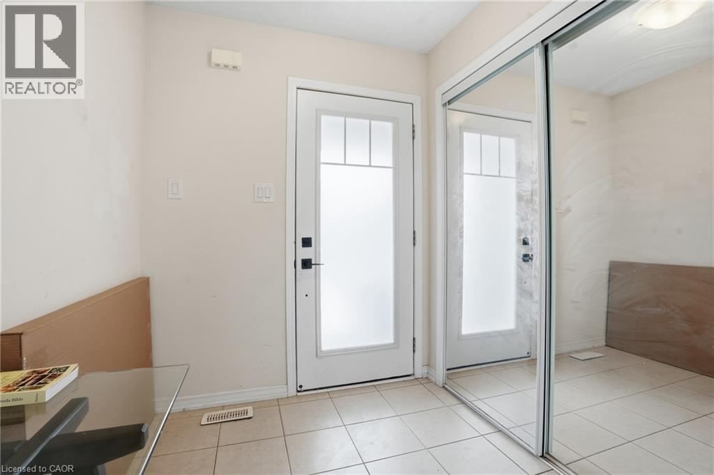 220 Powell Road, Brantford, Ontario  N3T 0N8 - Photo 3 - 40814418