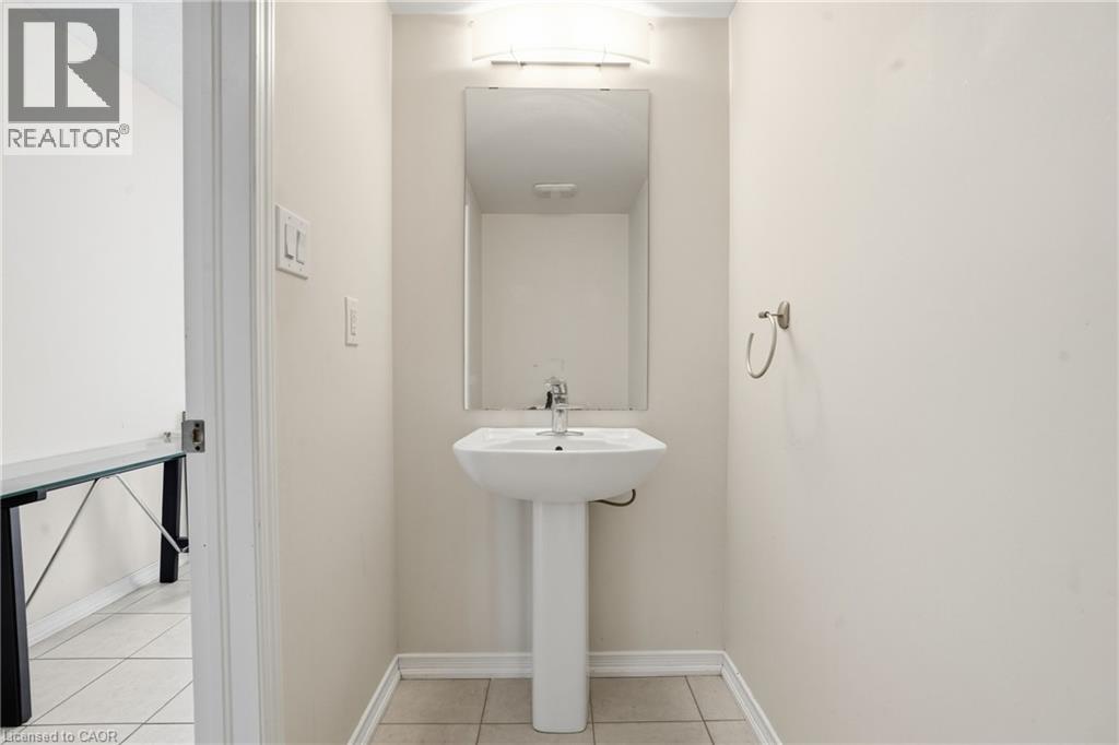 220 Powell Road, Brantford, Ontario  N3T 0N8 - Photo 5 - 40814418