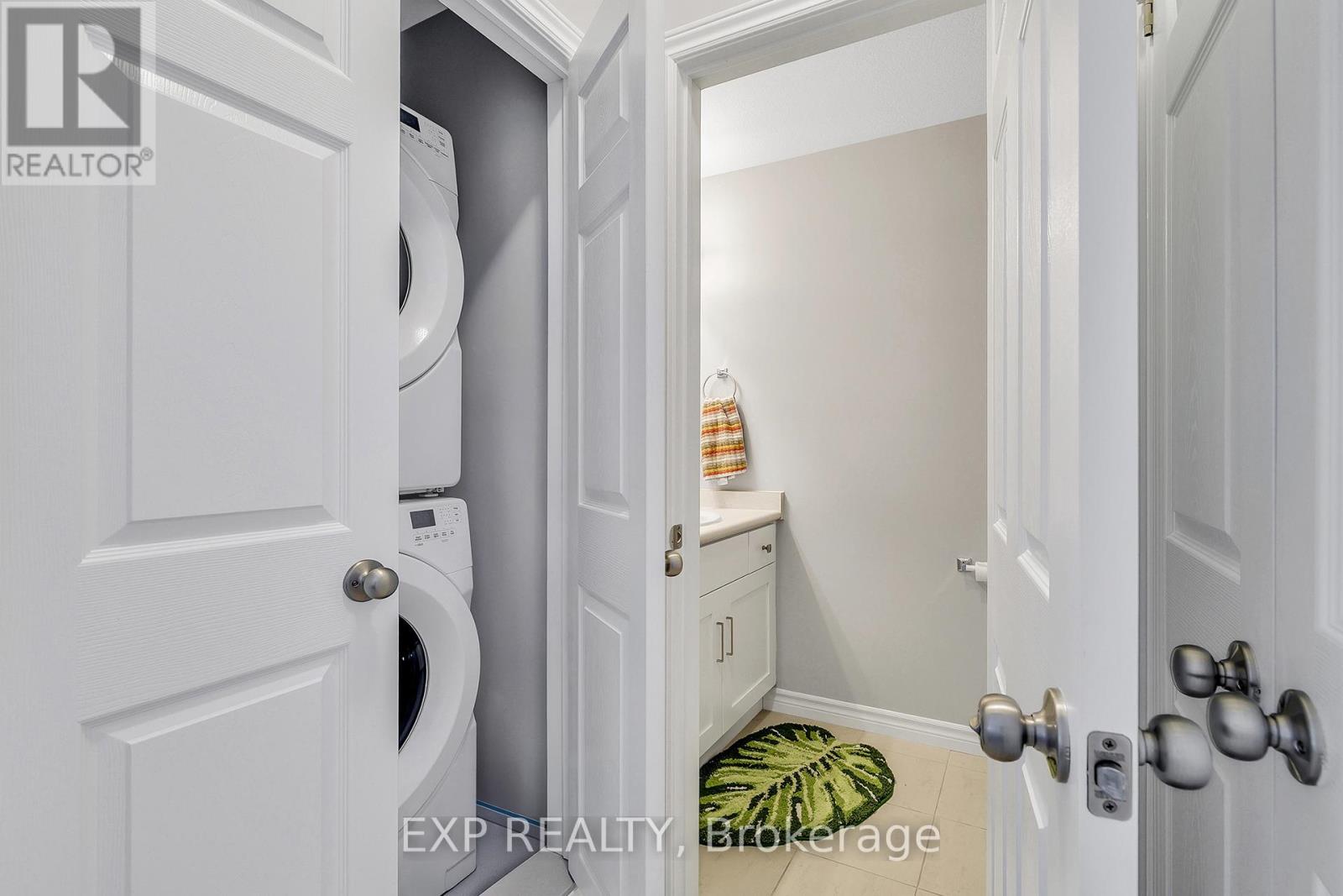 106 Lomond Lane, Kitchener, Ontario  N2R 0T6 - Photo 12 - X12916350