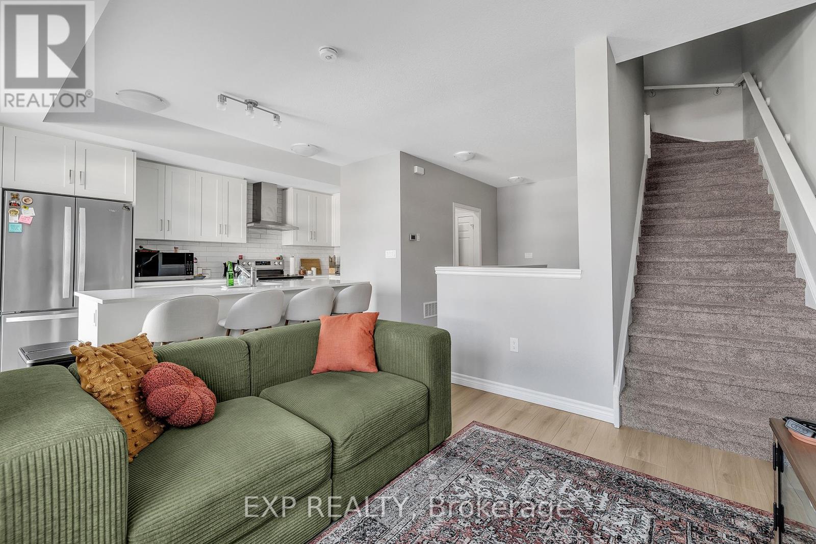 106 Lomond Lane, Kitchener, Ontario  N2R 0T6 - Photo 14 - X12916350