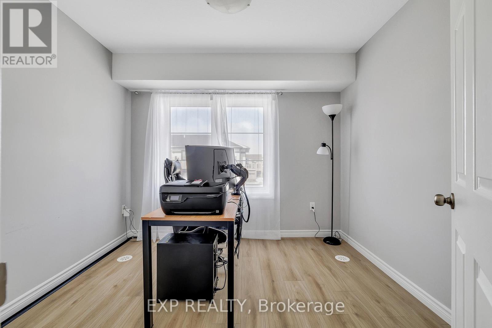 106 Lomond Lane, Kitchener, Ontario  N2R 0T6 - Photo 18 - X12916350