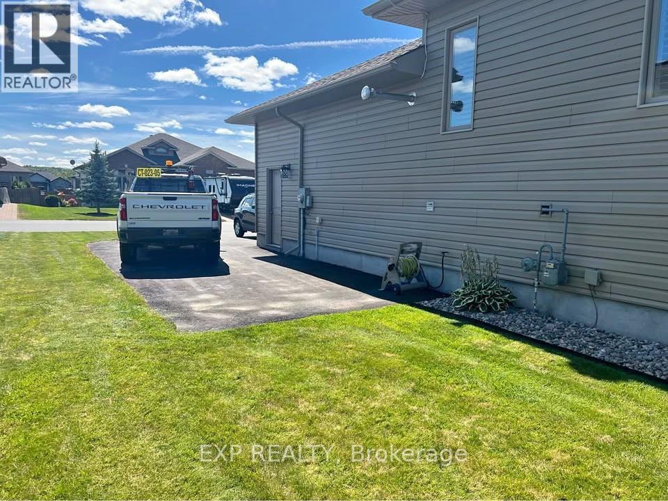 1093 Cloverdale Court, Greater Sudbury, Ontario  P0M 1E0 - Photo 45 - X12916362