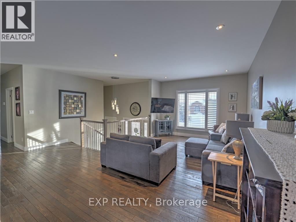 1093 Cloverdale Court, Greater Sudbury, Ontario  P0M 1E0 - Photo 8 - X12916362