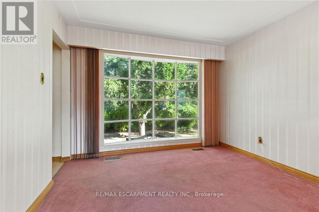 18 Jasper Drive, Hamilton, Ontario L8G 2S7 - Photo 16 - X12916420