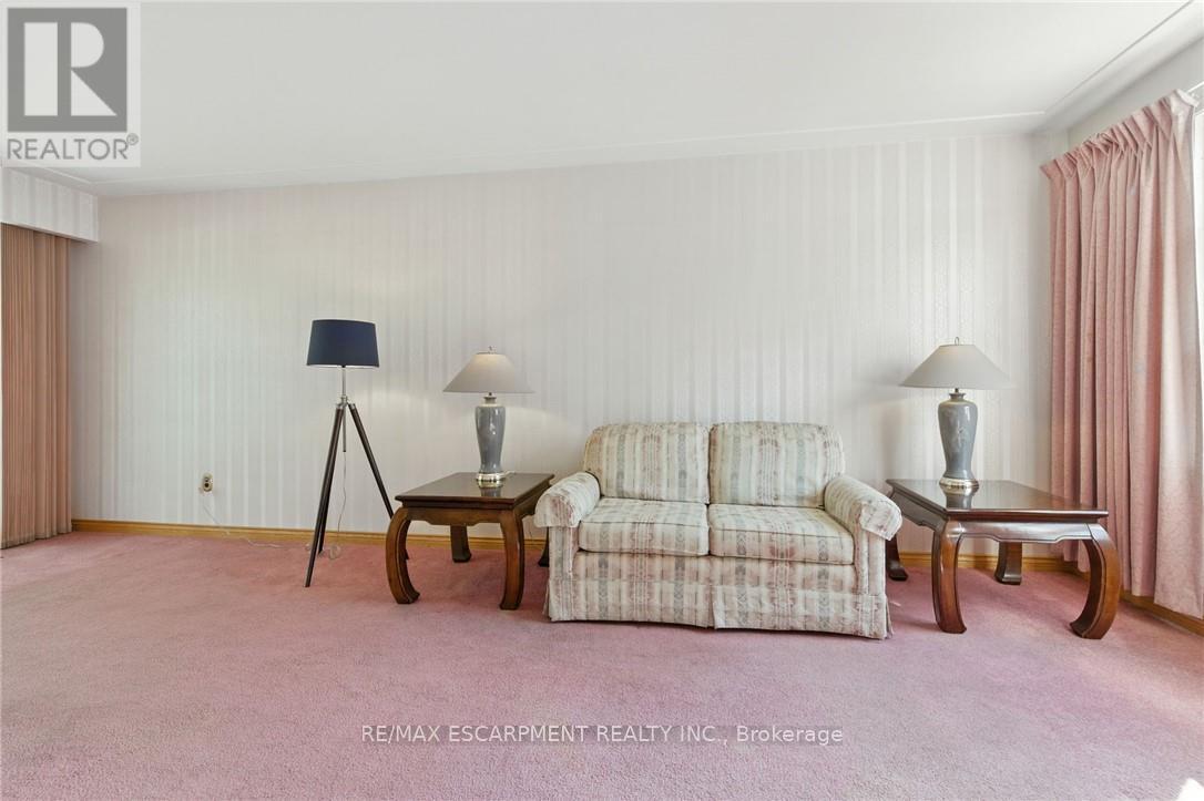 18 Jasper Drive, Hamilton, Ontario L8G 2S7 - Photo 17 - X12916420