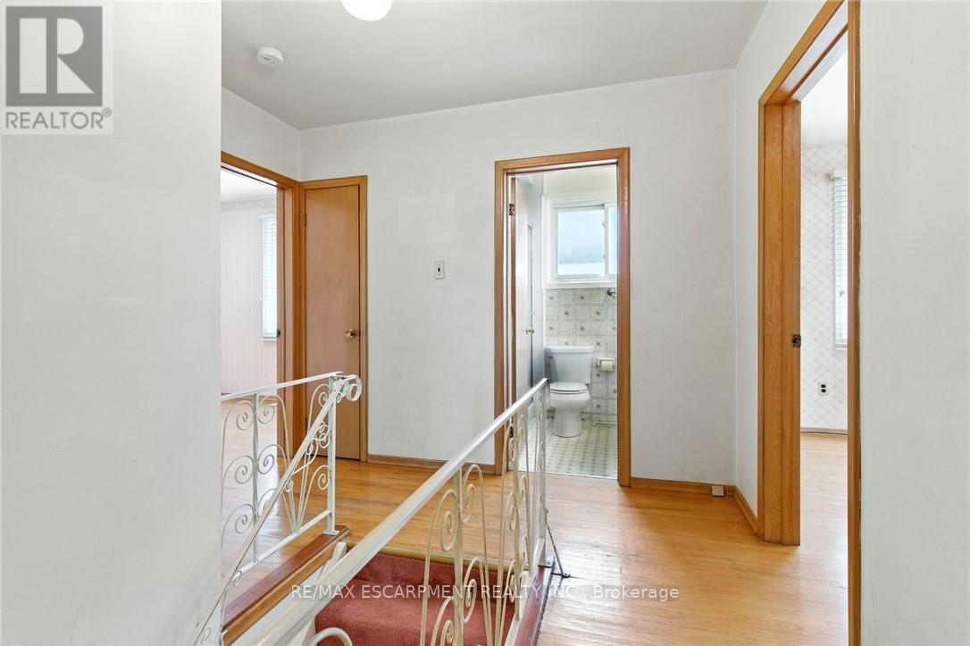 18 Jasper Drive, Hamilton, Ontario L8G 2S7 - Photo 20 - X12916420