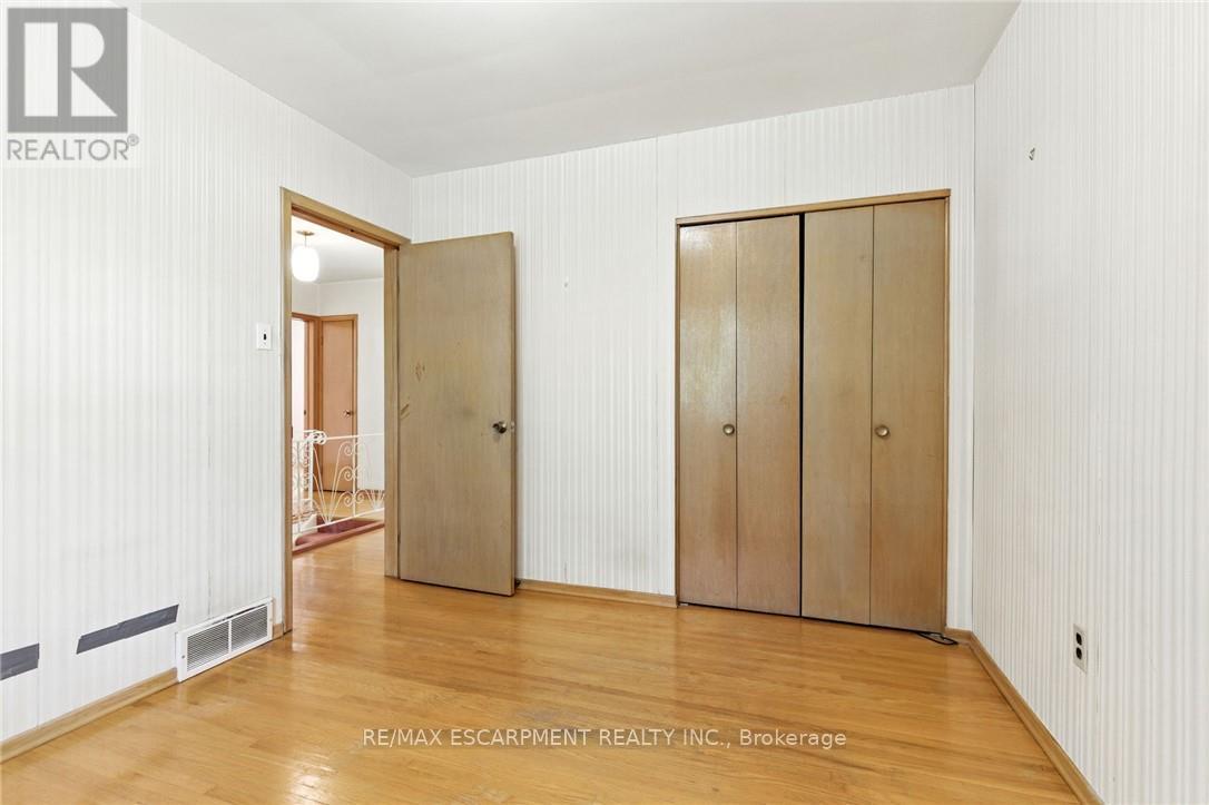 18 Jasper Drive, Hamilton, Ontario L8G 2S7 - Photo 22 - X12916420