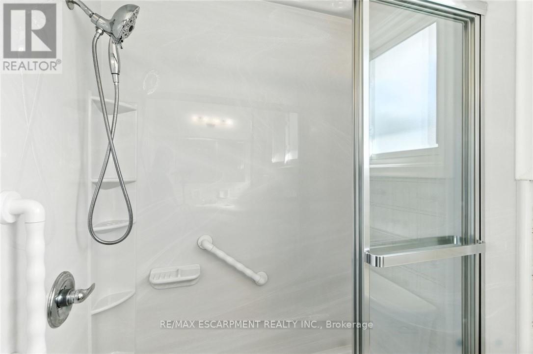 18 Jasper Drive, Hamilton, Ontario L8G 2S7 - Photo 26 - X12916420