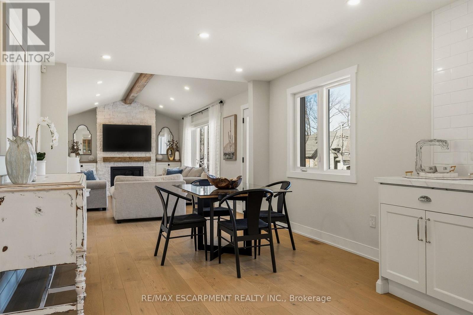 204 Falling Brook Drive, Hamilton, Ontario  L9G 1E6 - Photo 23 - X12916424