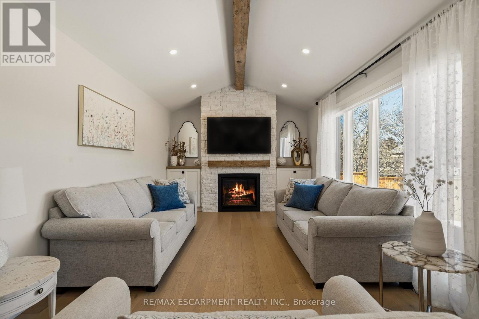 204 Falling Brook Drive, Hamilton, Ontario  L9G 1E6 - Photo 25 - X12916424