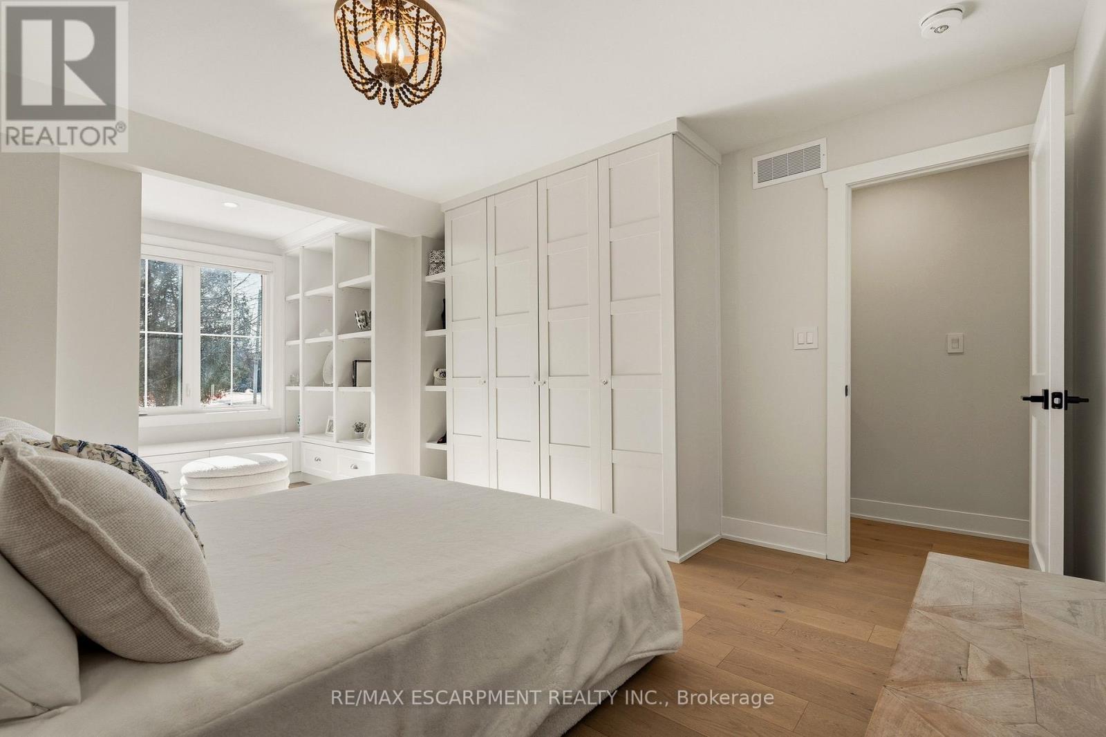 204 Falling Brook Drive, Hamilton, Ontario  L9G 1E6 - Photo 31 - X12916424