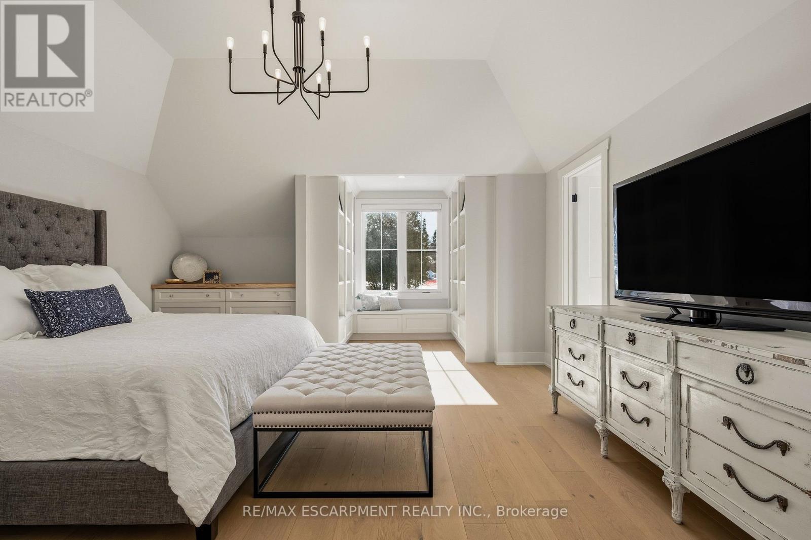 204 Falling Brook Drive, Hamilton, Ontario  L9G 1E6 - Photo 36 - X12916424