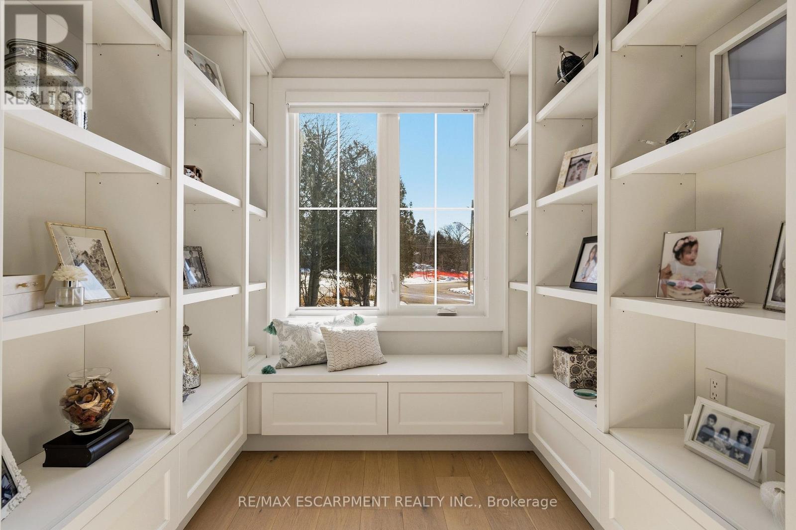 204 Falling Brook Drive, Hamilton, Ontario  L9G 1E6 - Photo 38 - X12916424