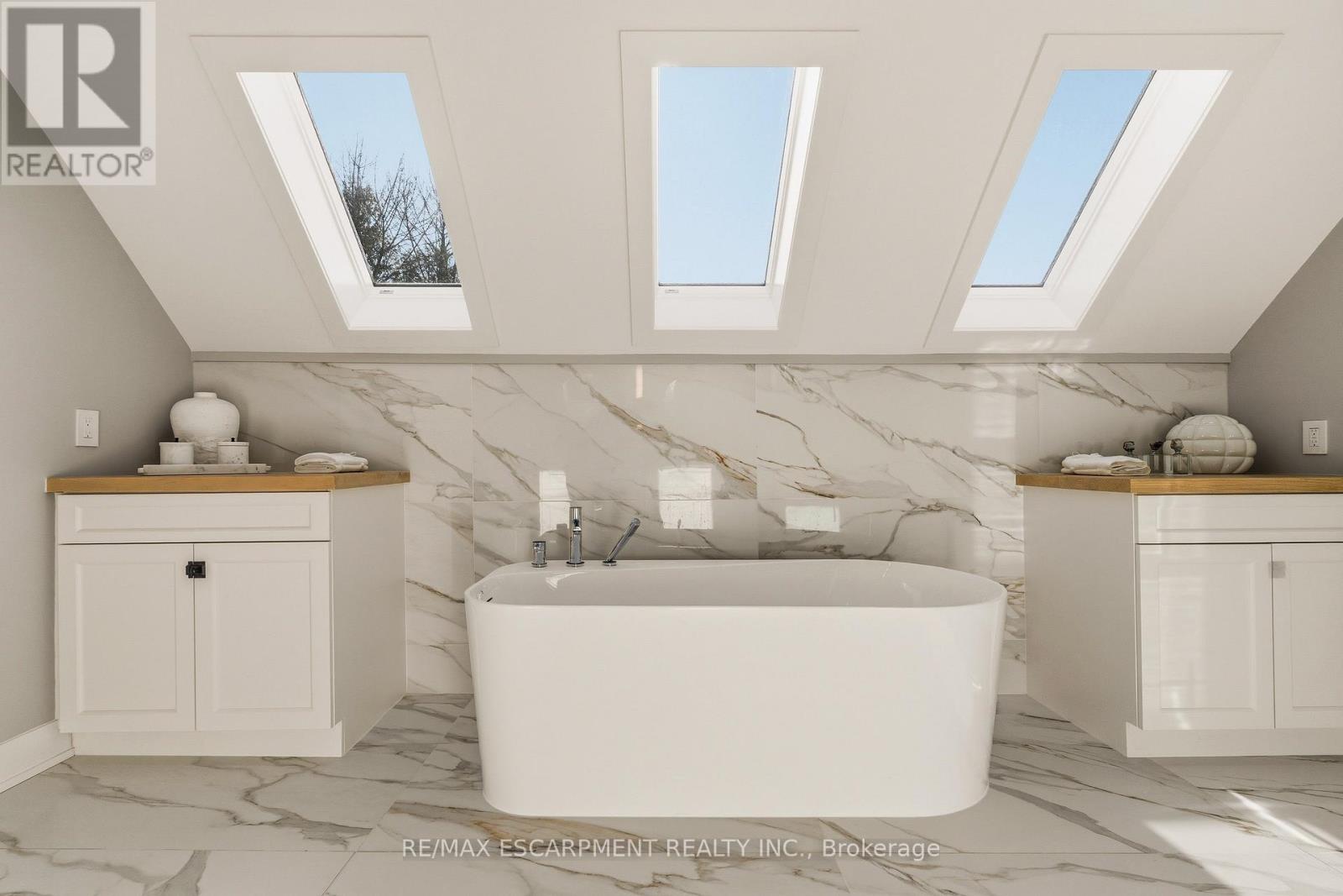 204 Falling Brook Drive, Hamilton, Ontario  L9G 1E6 - Photo 40 - X12916424