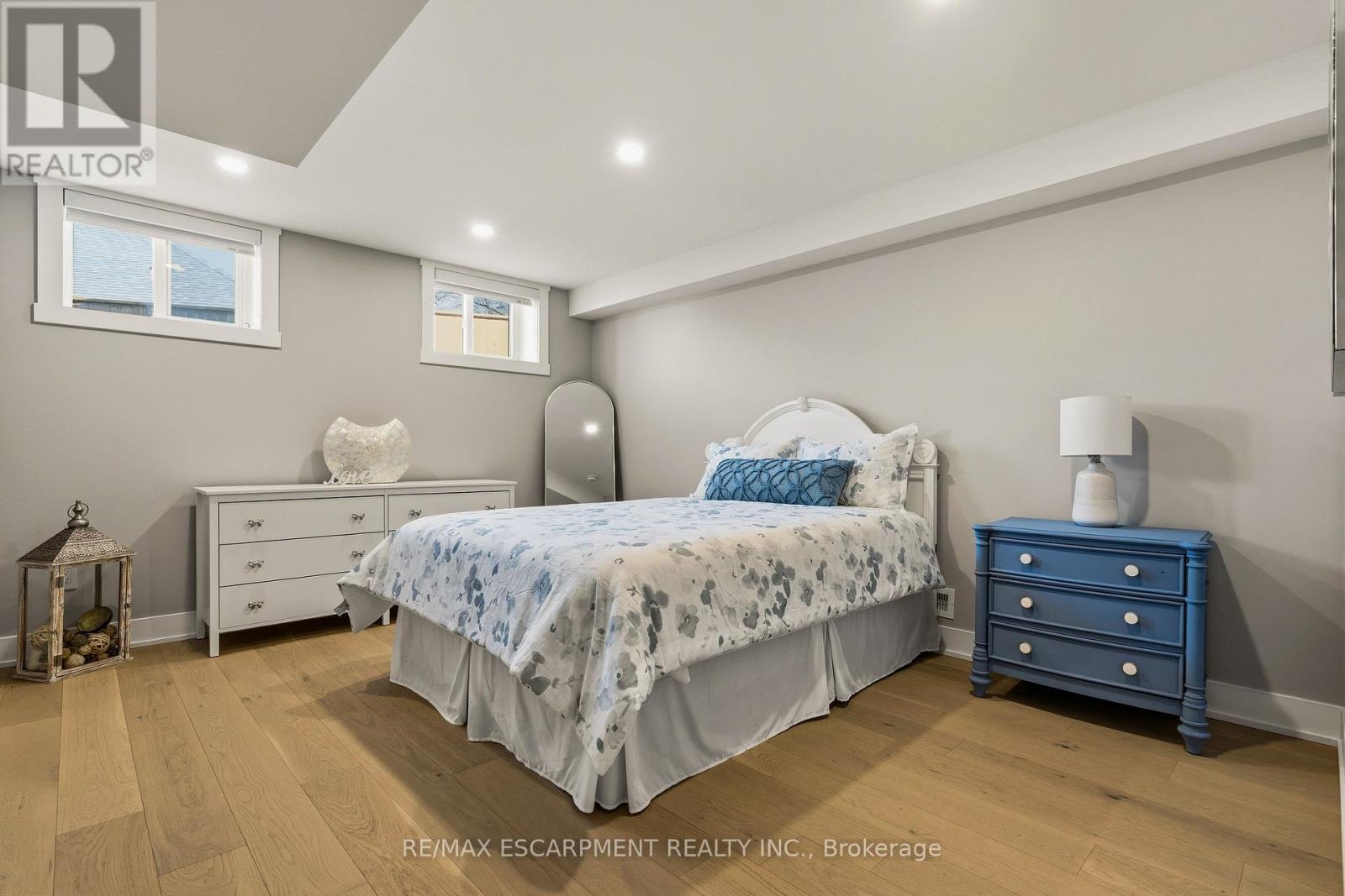 204 Falling Brook Drive, Hamilton, Ontario  L9G 1E6 - Photo 49 - X12916424