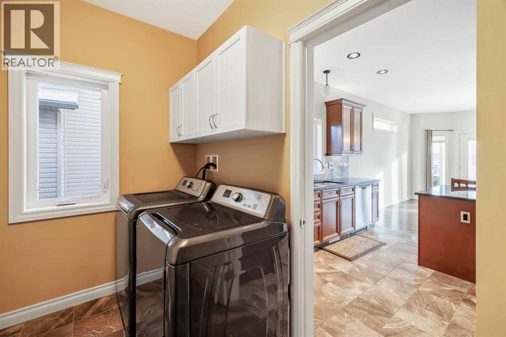 19 Viceroy Crescent, Olds, Alberta  T4H 0C4 - Photo 9 - A2272495