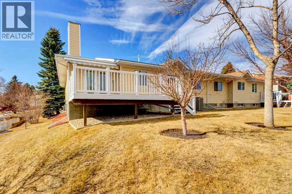 12 Vandoos Villas Nw, Calgary, Alberta  T3A 4W3 - Photo 29 - A2294517