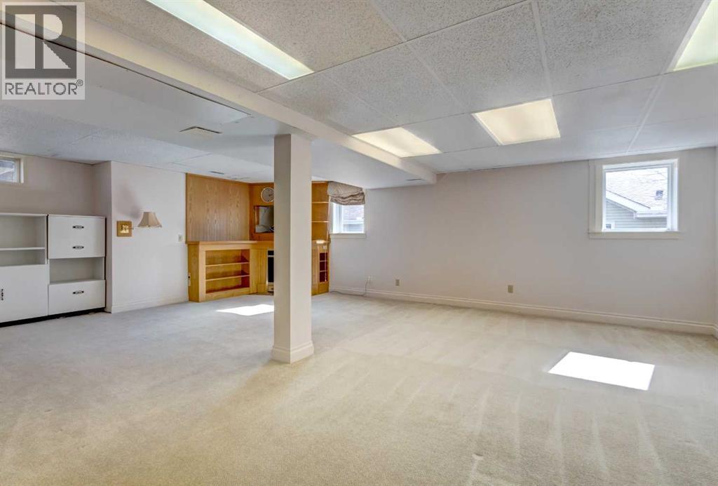 12 Vandoos Villas Nw, Calgary, Alberta  T3A 4W3 - Photo 21 - A2294517