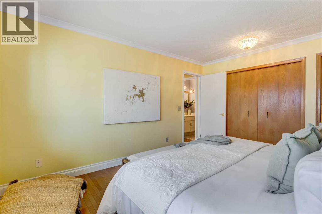 12 Vandoos Villas Nw, Calgary, Alberta  T3A 4W3 - Photo 17 - A2294517