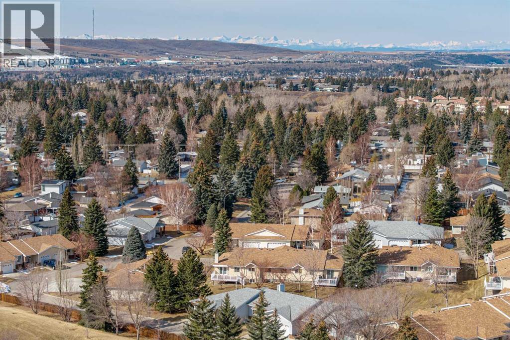 12 Vandoos Villas Nw, Calgary, Alberta  T3A 4W3 - Photo 34 - A2294517