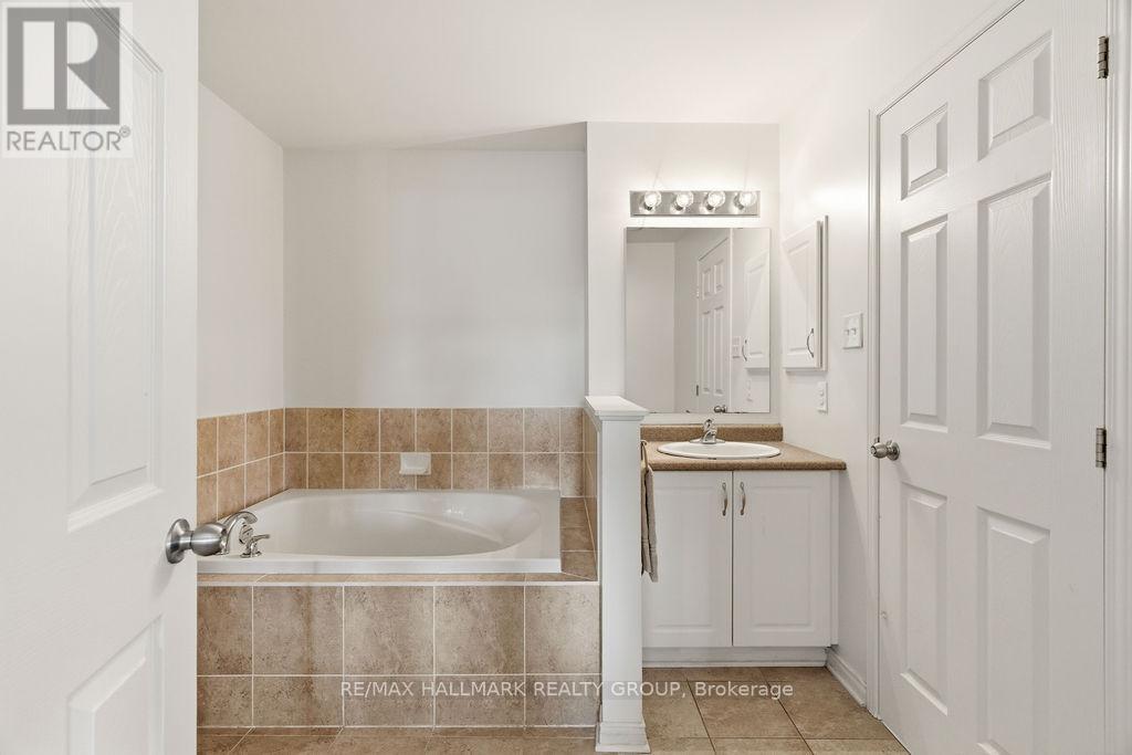 79 Chesapeake Crescent, Ottawa, Ontario  K2J 0L3 - Photo 23 - X12916488
