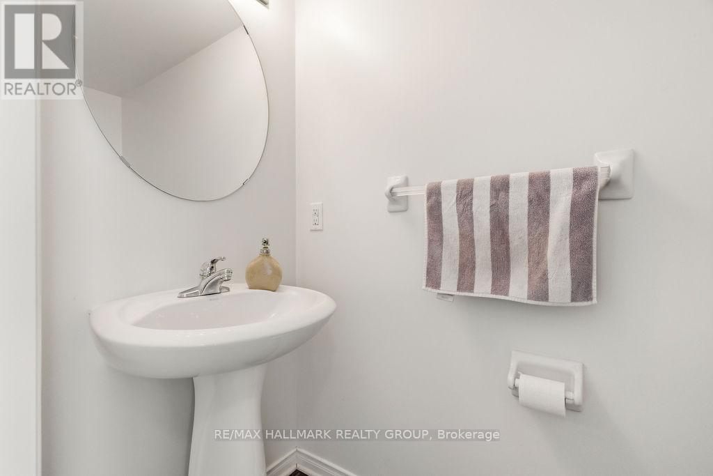 79 Chesapeake Crescent, Ottawa, Ontario  K2J 0L3 - Photo 4 - X12916488