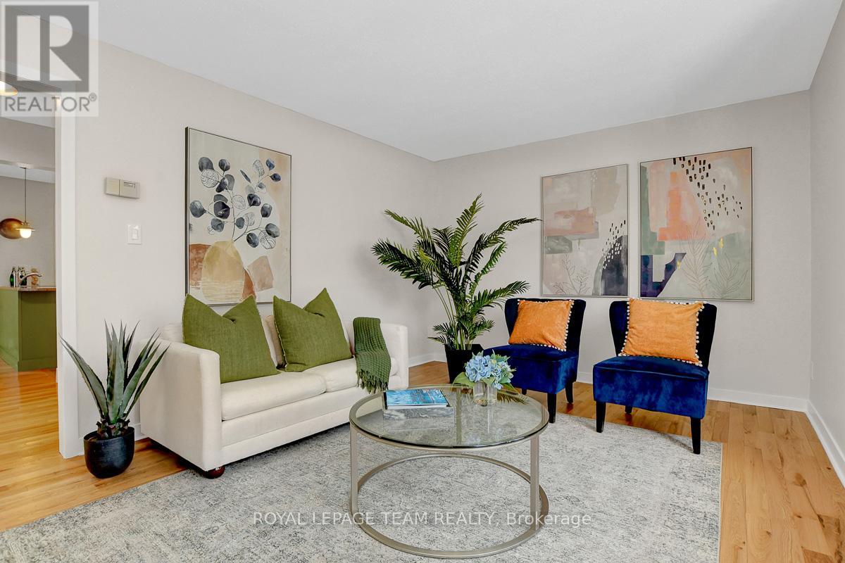 27 Winchester Drive, Ottawa, Ontario  K2L 2C8 - Photo 5 - X12916492