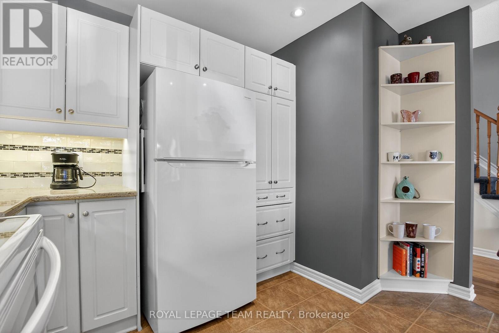 114 Tandalee Crescent, Ottawa, Ontario  K2M 0A1 - Photo 10 - X12916530