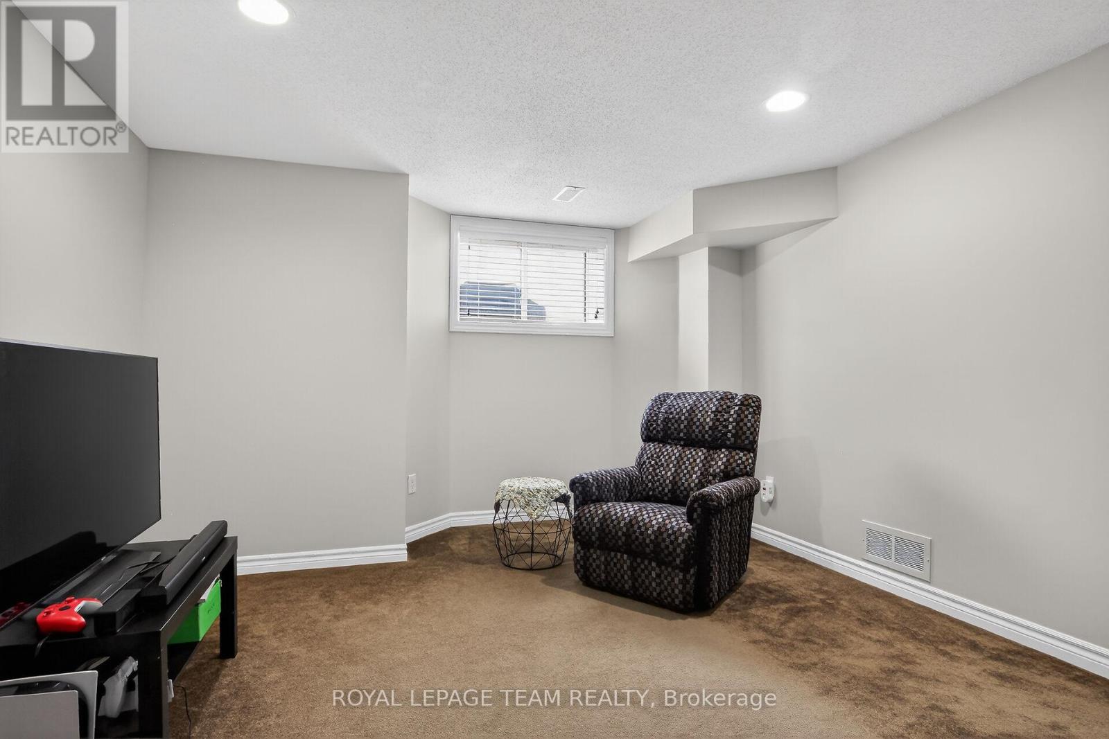 114 Tandalee Crescent, Ottawa, Ontario  K2M 0A1 - Photo 27 - X12916530