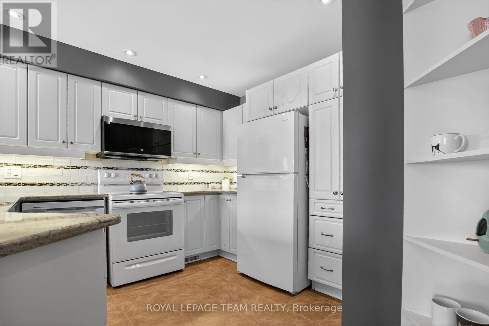 114 Tandalee Crescent, Ottawa, Ontario  K2M 0A1 - Photo 6 - X12916530