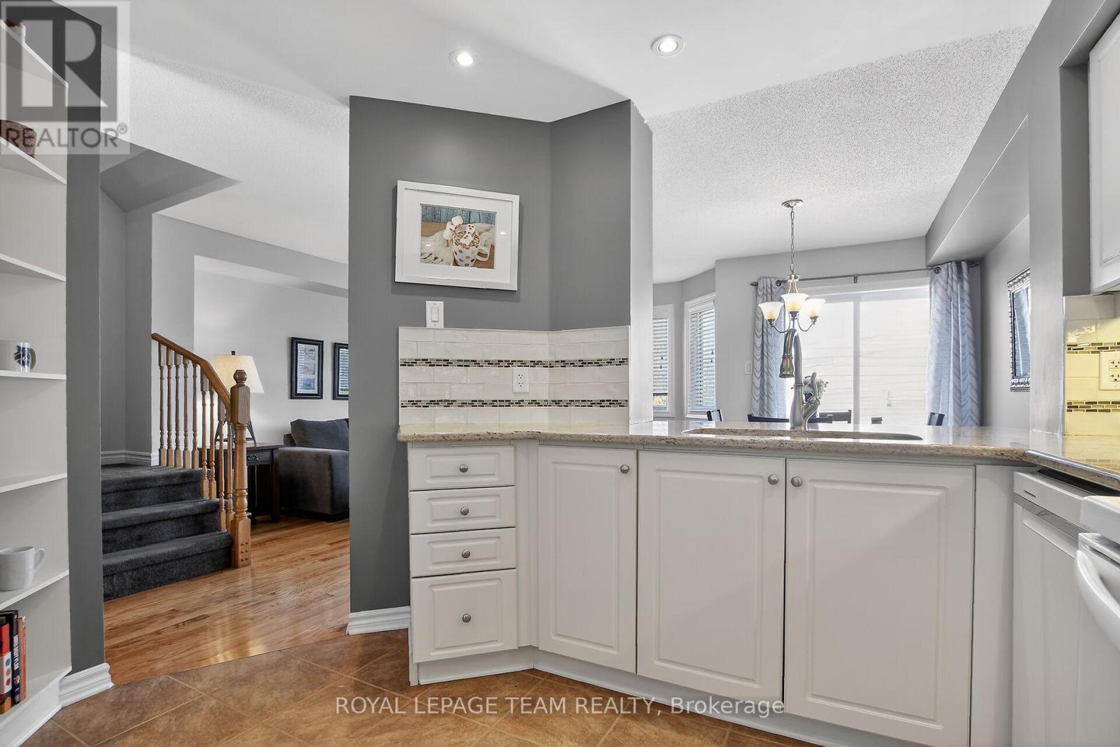 114 Tandalee Crescent, Ottawa, Ontario  K2M 0A1 - Photo 9 - X12916530