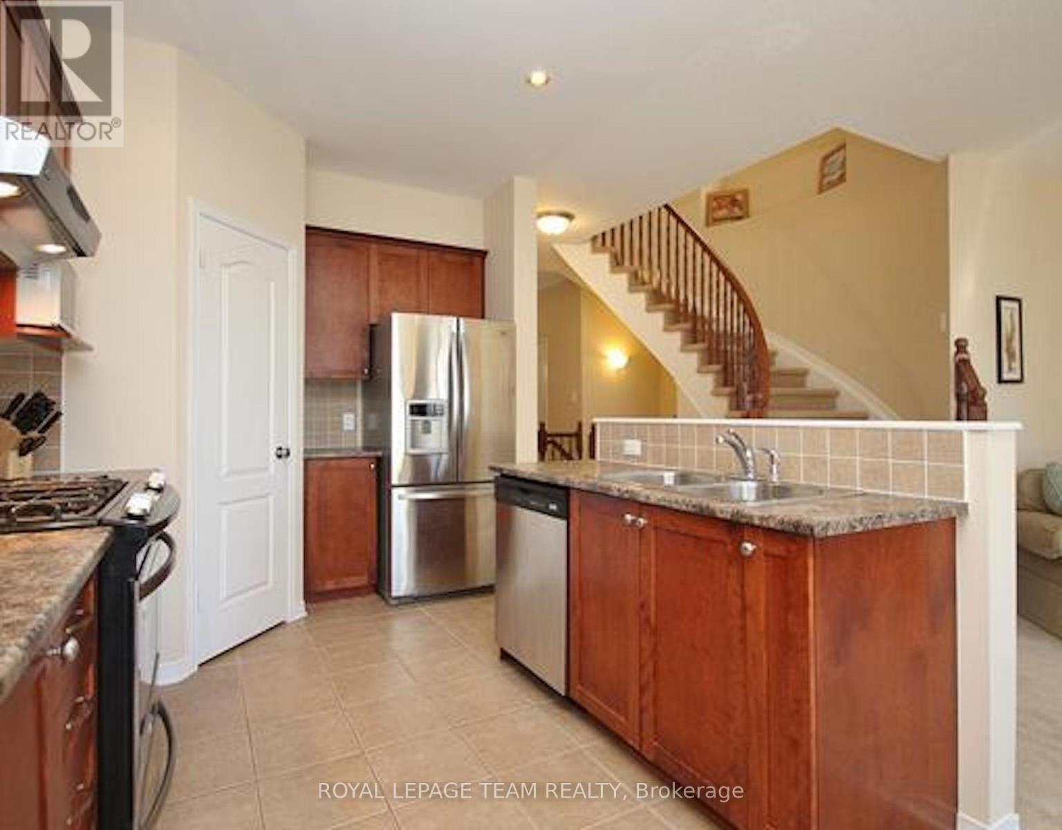 167 Hornchurch Lane, Ottawa, Ontario  K2J 0J9 - Photo 3 - X12916560