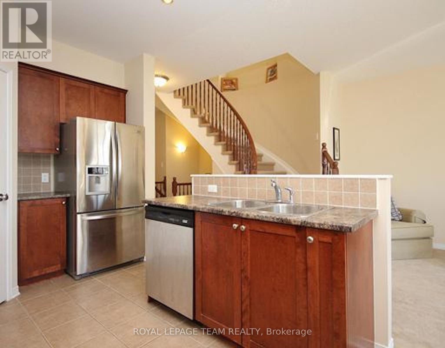 167 Hornchurch Lane, Ottawa, Ontario  K2J 0J9 - Photo 4 - X12916560