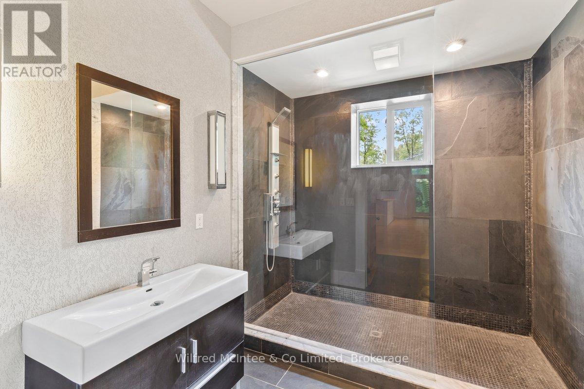 545 Eckford Avenue, Saugeen Shores, Ontario  N0H 2L0 - Photo 11 - X12439248