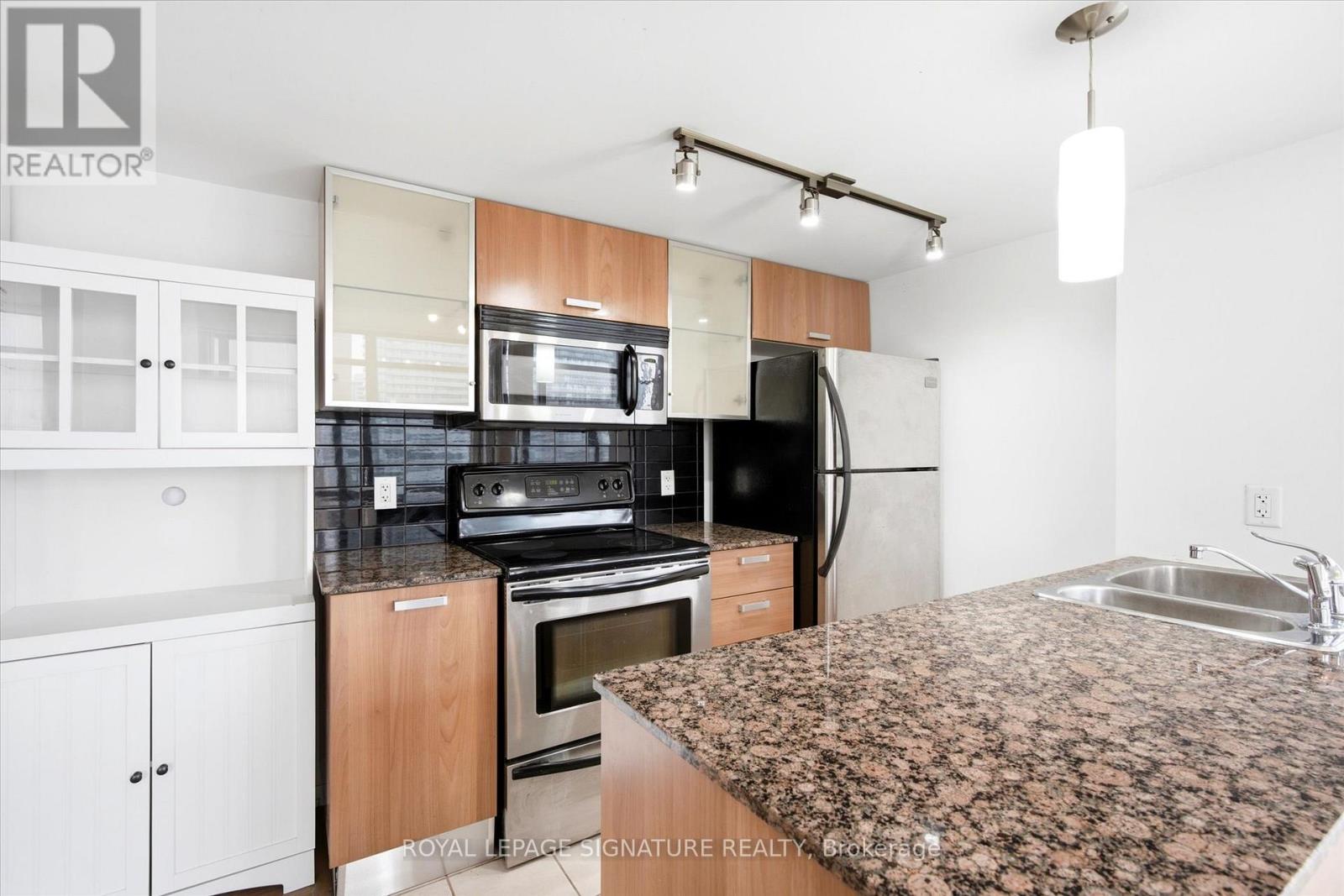 1607 - 37 Grosvenor Street, Toronto, Ontario  M4Y 3G5 - Photo 11 - C12915304