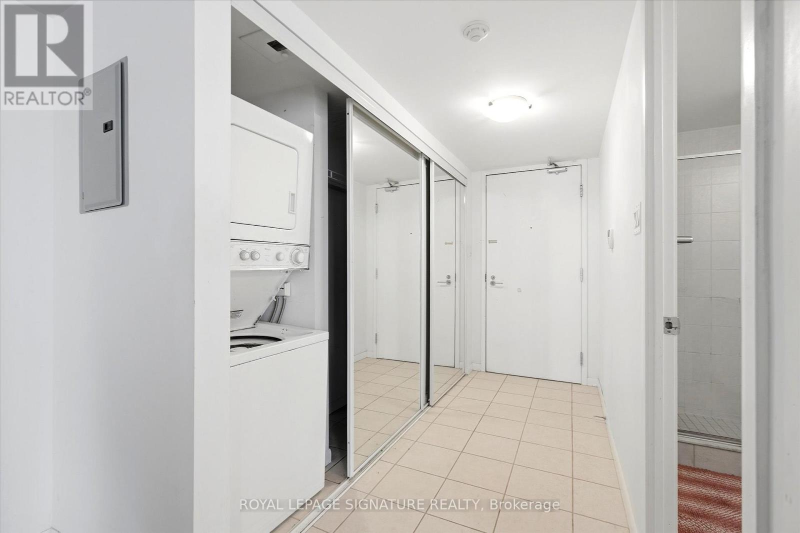 1607 - 37 Grosvenor Street, Toronto, Ontario  M4Y 3G5 - Photo 5 - C12915304