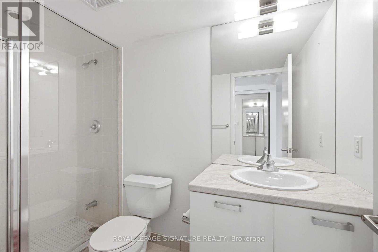 1607 - 37 Grosvenor Street, Toronto, Ontario  M4Y 3G5 - Photo 3 - C12915304
